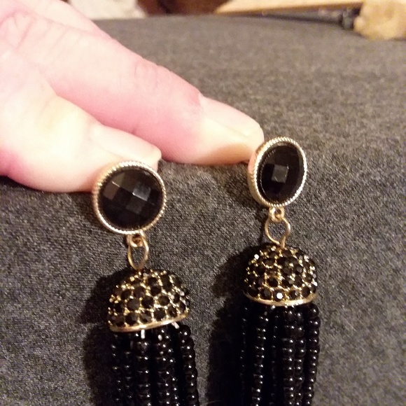 Black fringe earrings - Picture 4 of 5